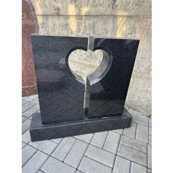 Gravsten S001Storlek: 60x60 cmGranit: Svart galaxy