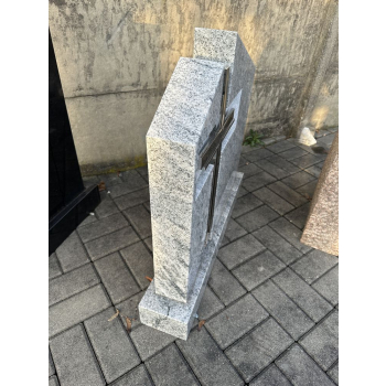 Gravsten S003<br />Storlek: 65x75 cm<br />Granit: Viscont vit