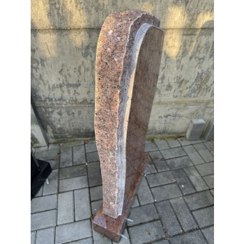 Gravsten S009<br />Storlek: 45x90 cm<br />Granit: Röd vånga