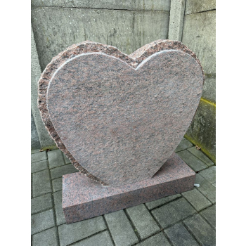 Gravsten S011Storlek: 65x60 cmGranit: Röd vånga