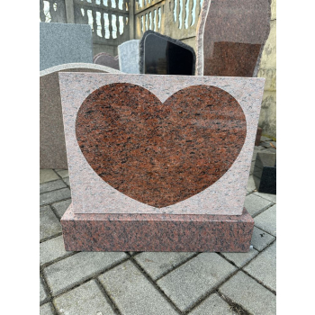 Gravsten S015Storlek: 45x35 cmGranit: Röd vånga