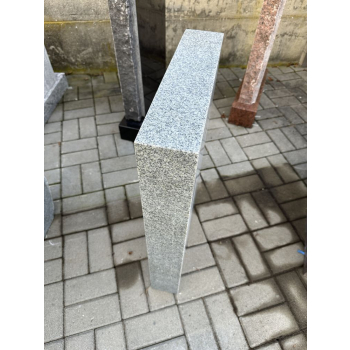Gravsten S016<br />Storlek: 45x75 cm<br />Granit: Kuru grå