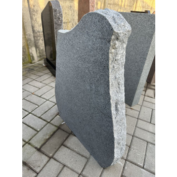 Gravsten S017<br />Storlek: 60x80 cm<br />Granit: Kuru grå